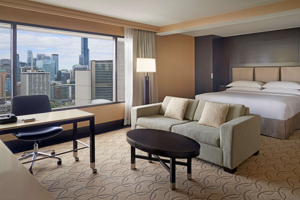 Hilton Toronto 40/75