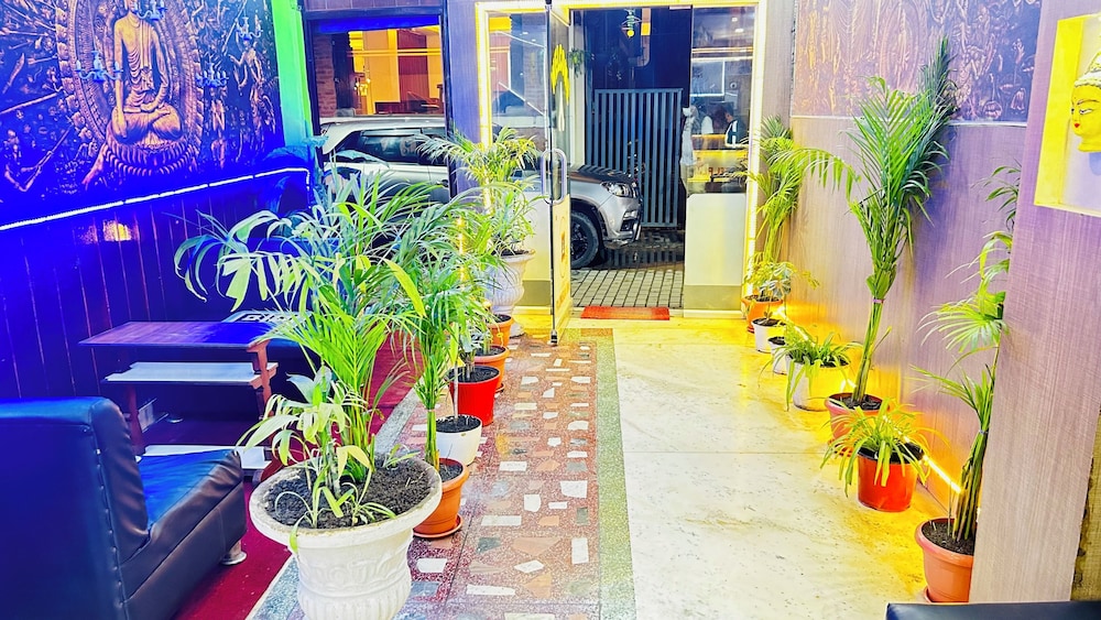 Hotel Plumeria Inn 36/39