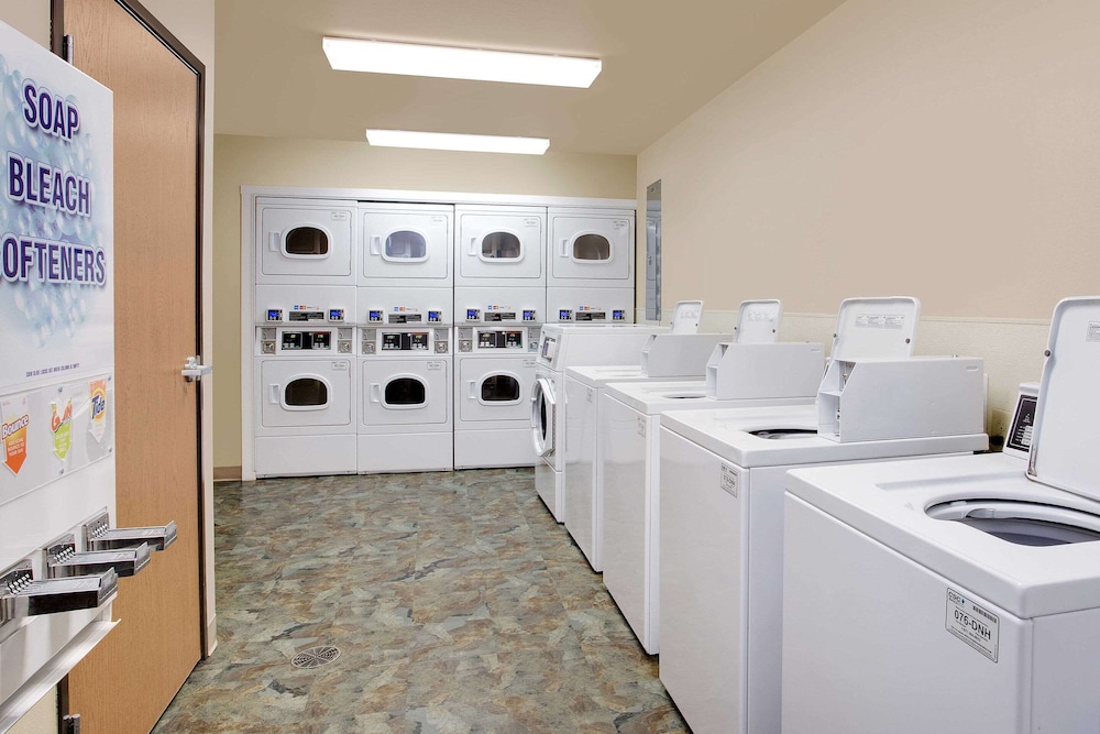 WoodSpring Suites Richmond West I-64 26/34