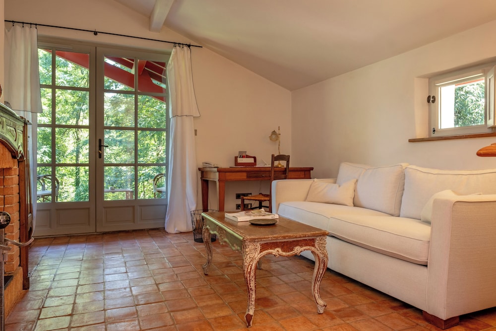Hotel The Originals Auberge Ostape 24/50