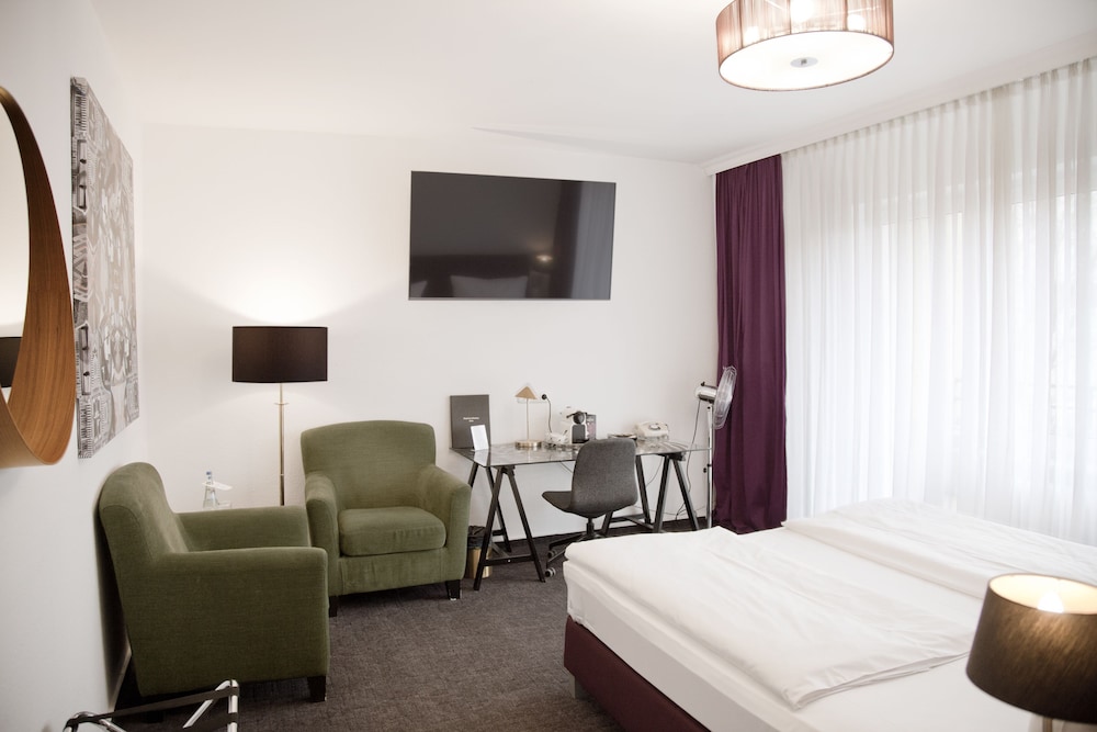 Hotel Les Nations 36/77