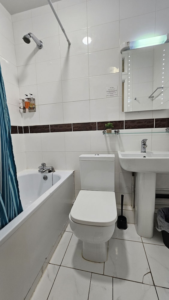 OYO Bros Inn Hotel 47/50