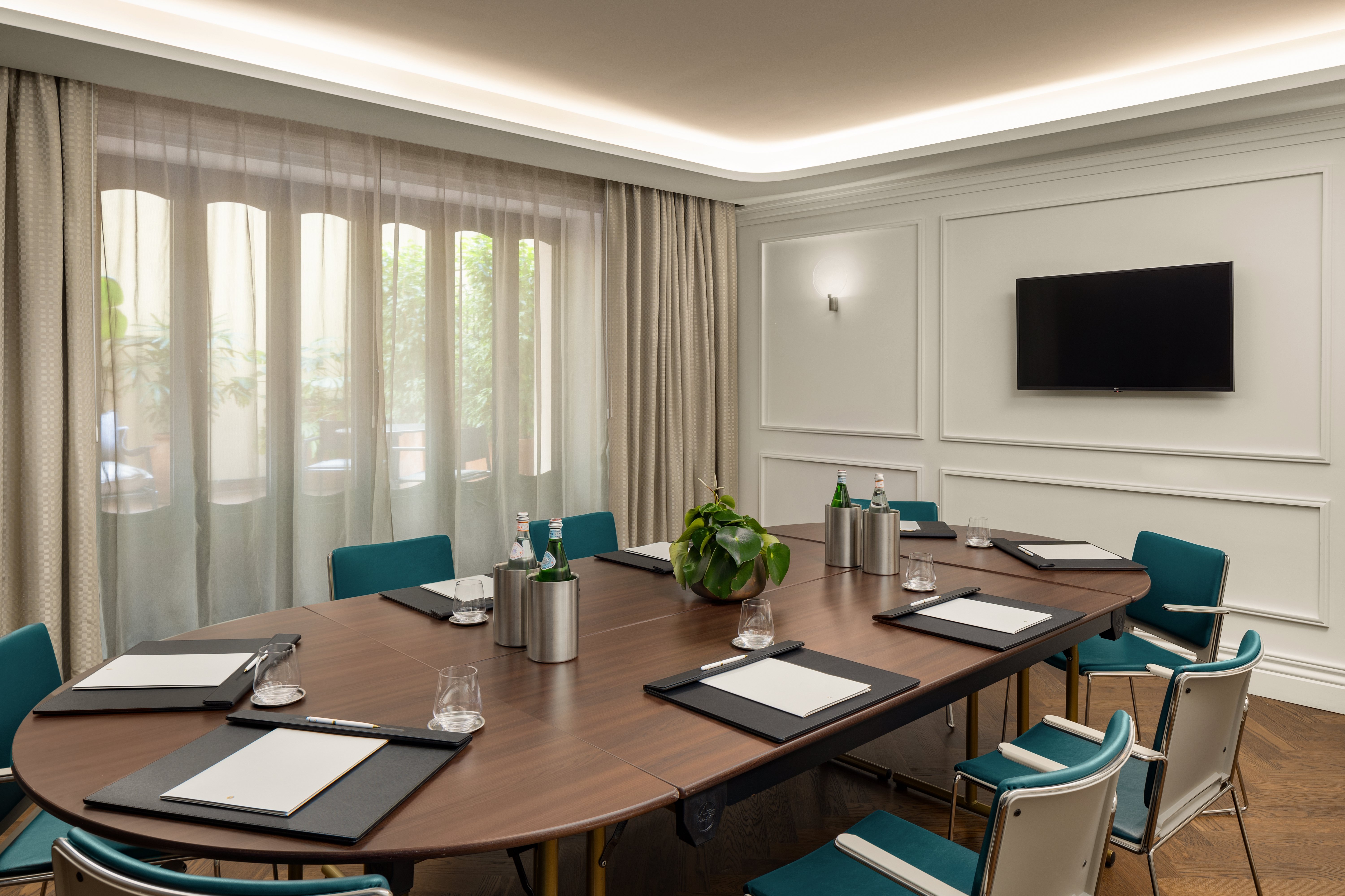 Intercontinental Hotels Rome Ambasciatori Palace 38/48