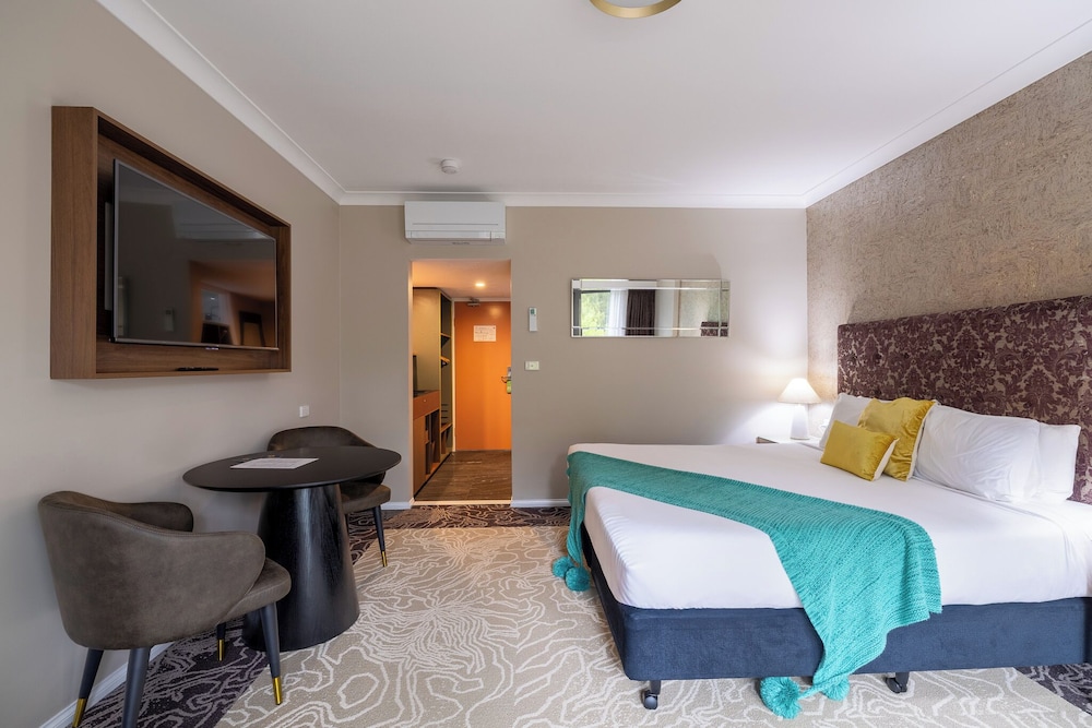 BERRY VILLAGE BOUTIQUE MOTEL 19/49