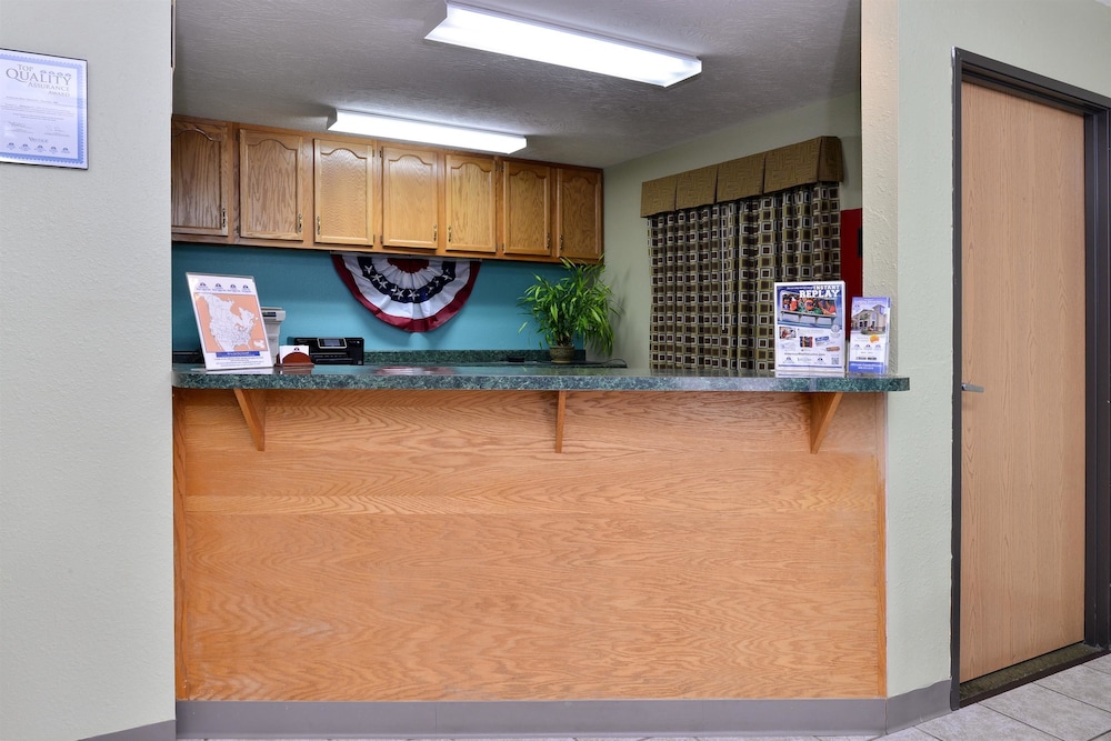 Americas Best Value Inn Seymour 8/26