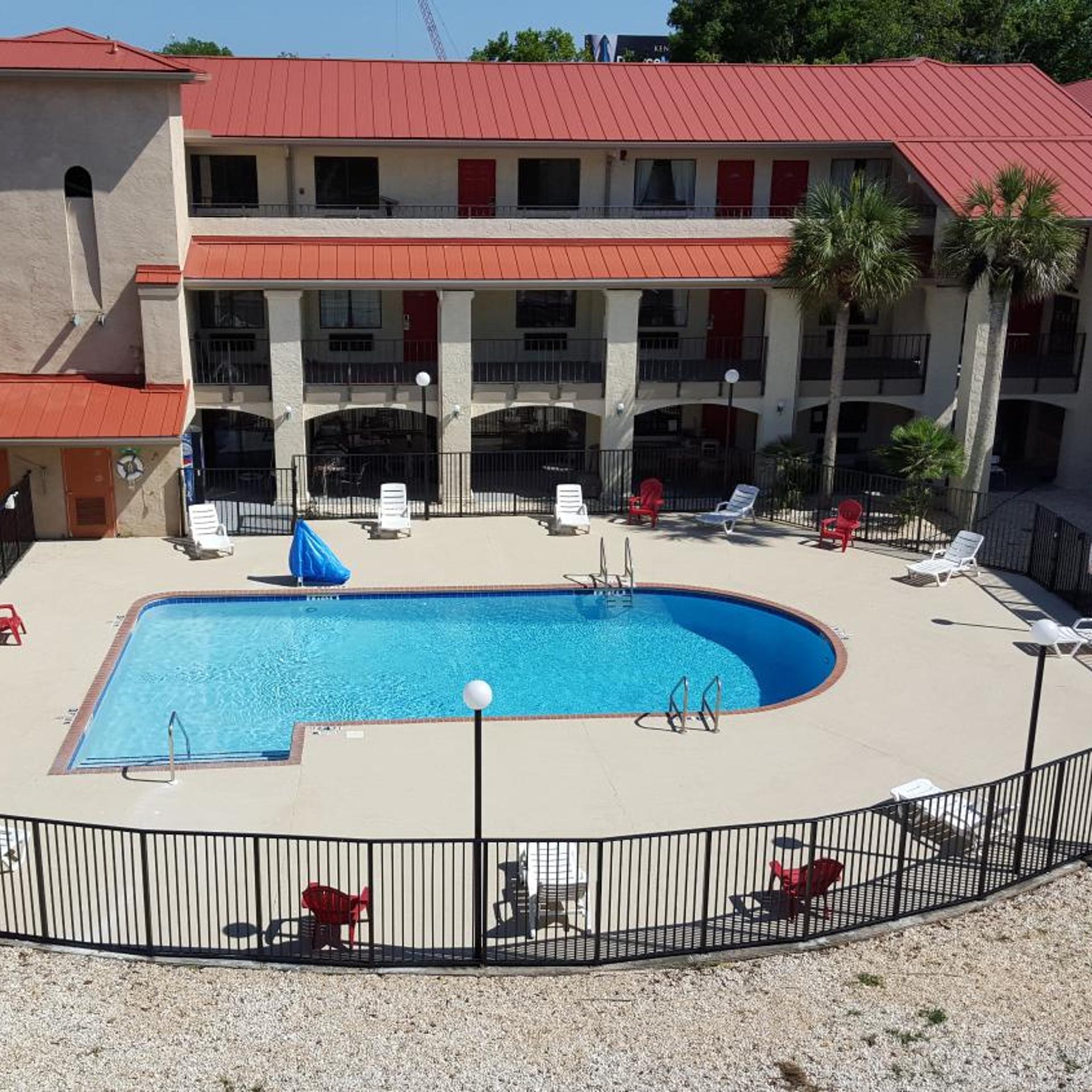Tricove Inn and Suites 34/36
