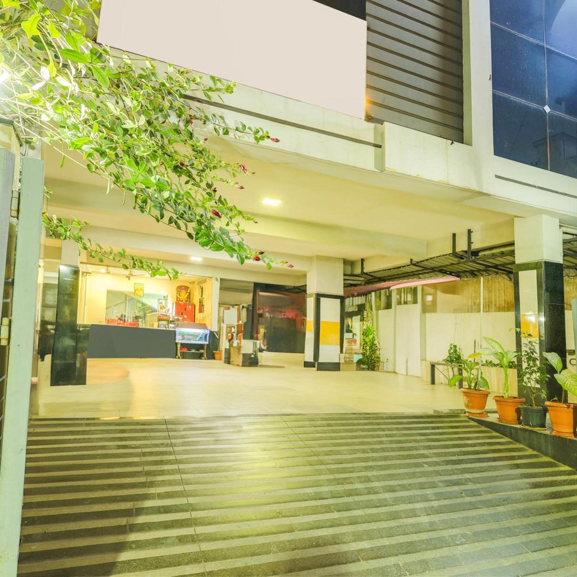 Sri Maharaja Inn 13/50