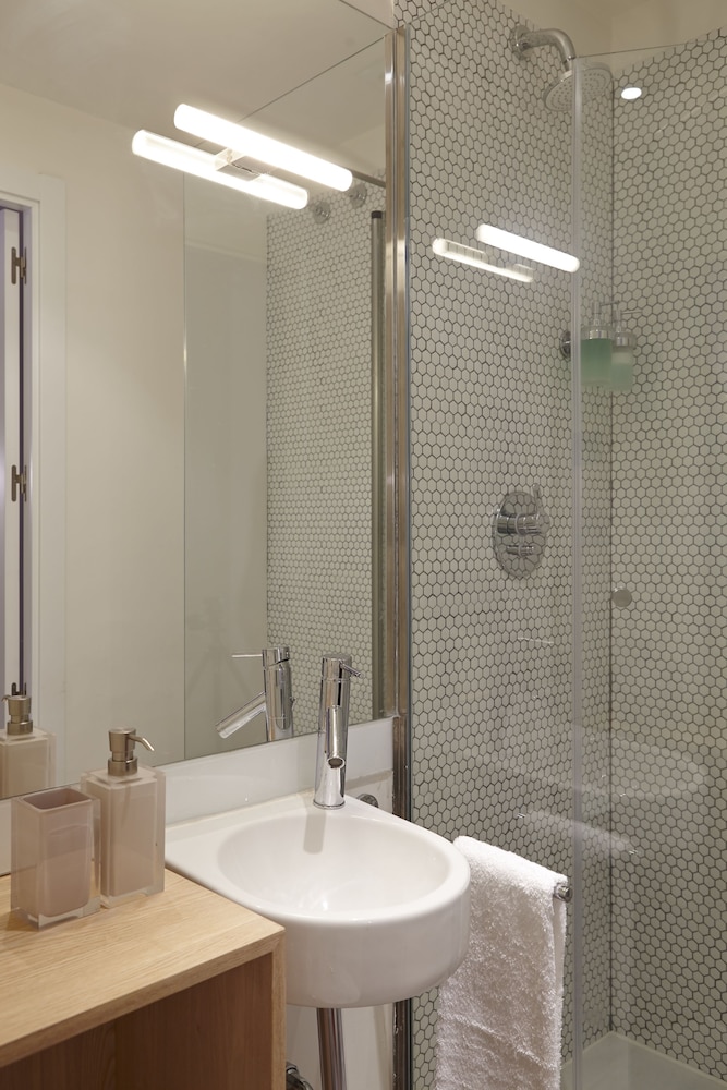 1 BEDROOM, SUPERIOR, APARTMENT