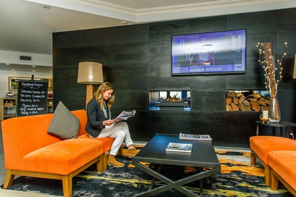 Alpha Hotel Canberra 28/41