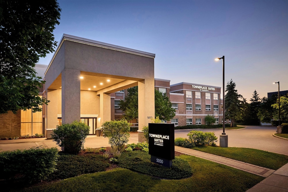 TownePlace Suites by Marriott Mississauga – Airport Corporate Centre in MISSISSAUGA