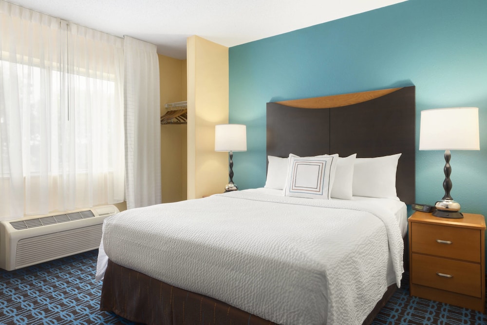 Amerivu Inn Suites Grand Forks 6/21
