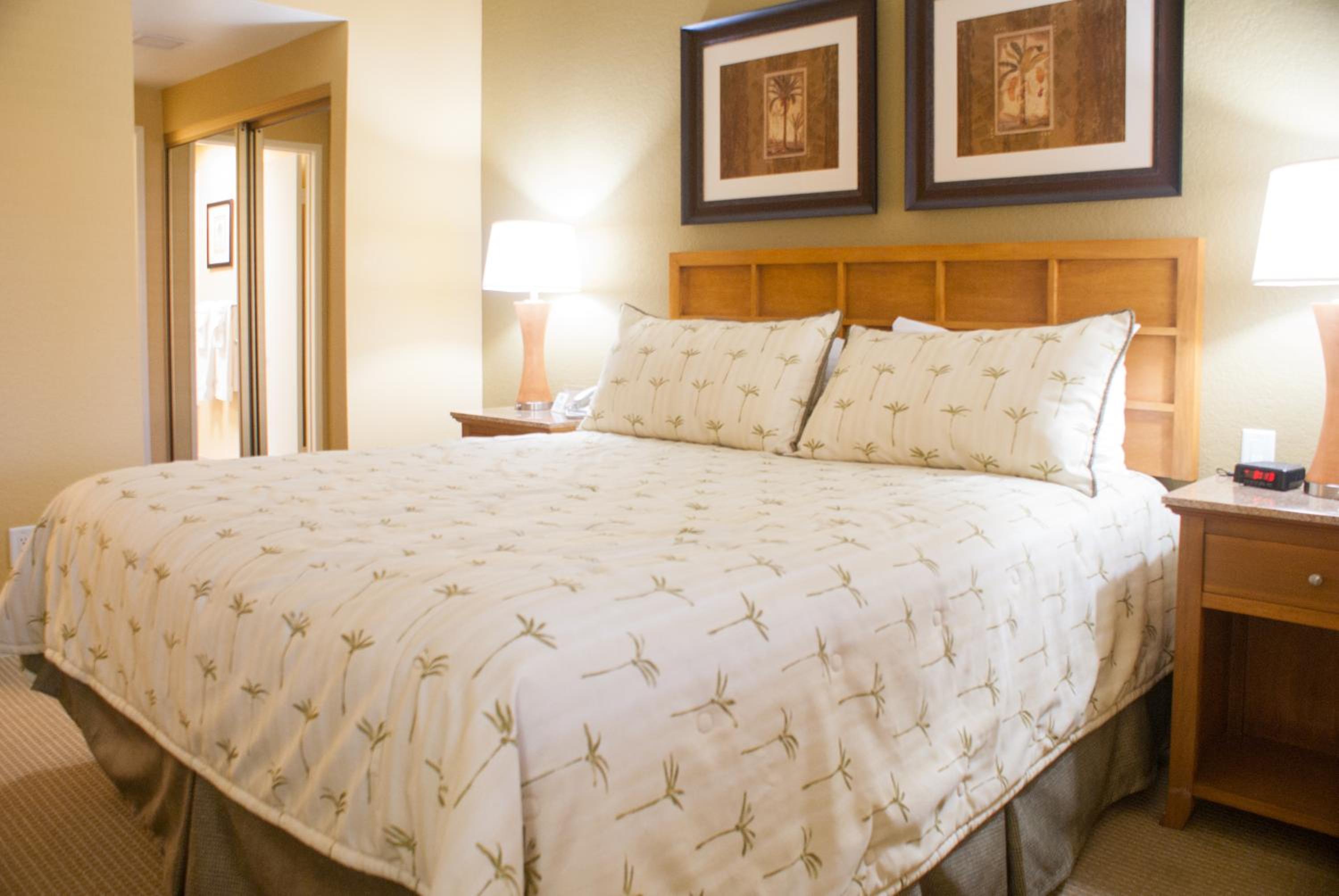 1 Bedroom Villa King and Sleeper Sofa