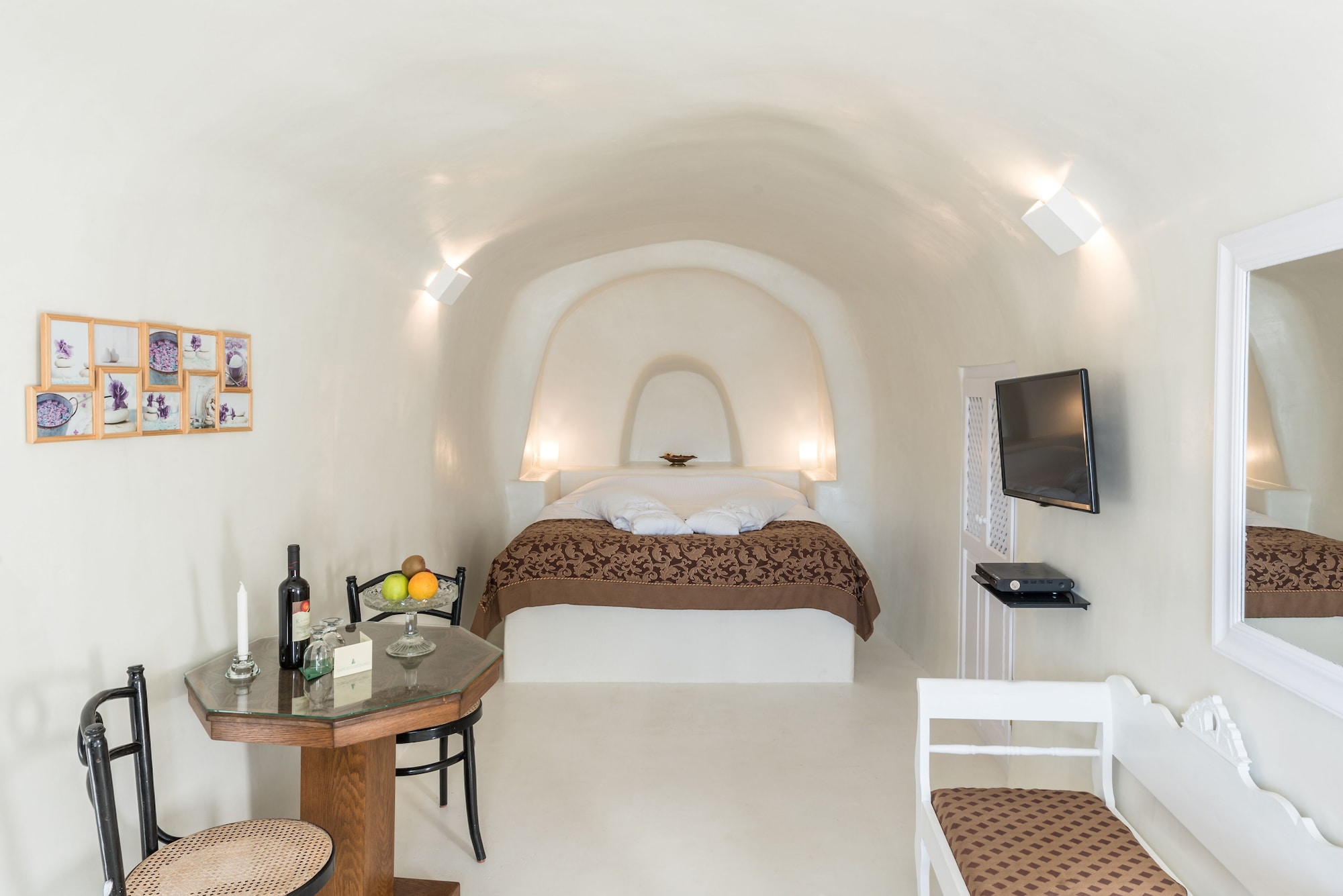 Cave, Nest, Junior Suite, Double Bed, Caldera View