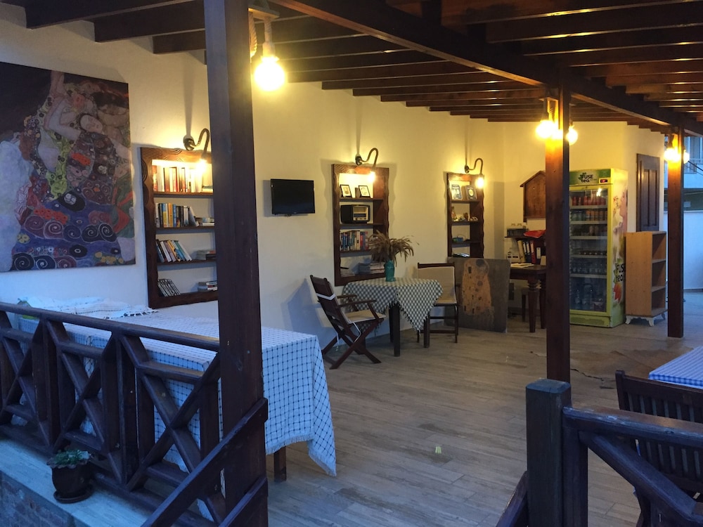 Amazon Petite Palace 42/50