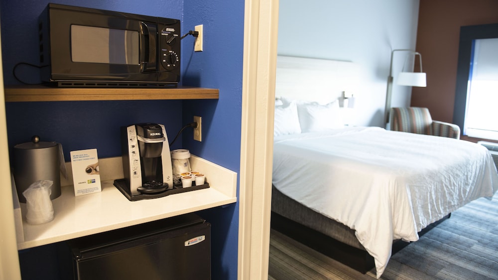 Holiday Inn Express Hotel And Suites Sedalia 31/60