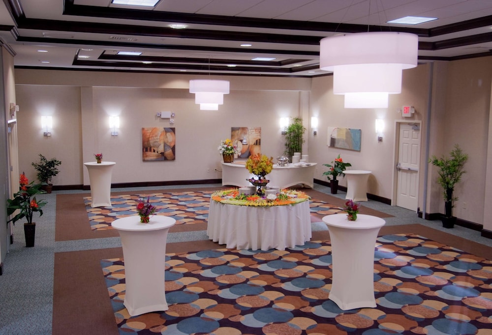 Hilton Garden Inn Dulles North 64/82