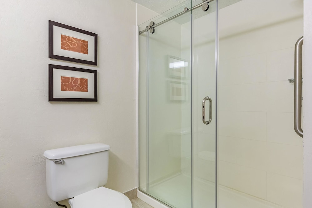 Comfort Inn Independence - Cleveland 12/30