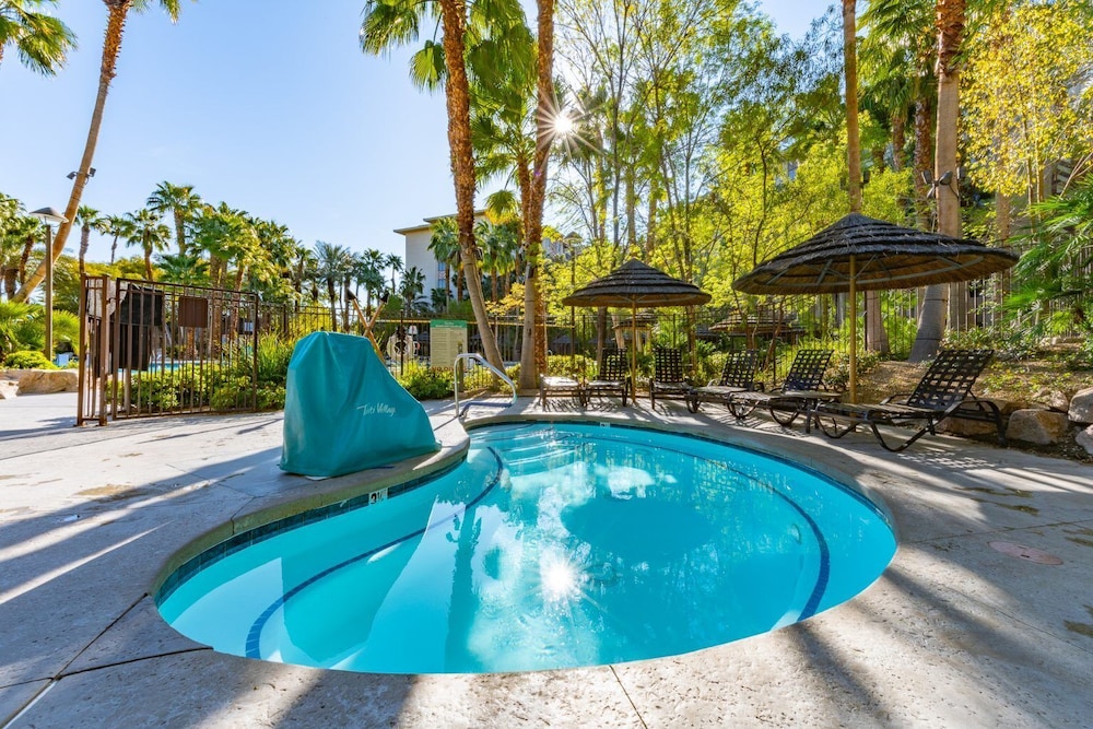 Tahiti Village Resort And Spa 45/50