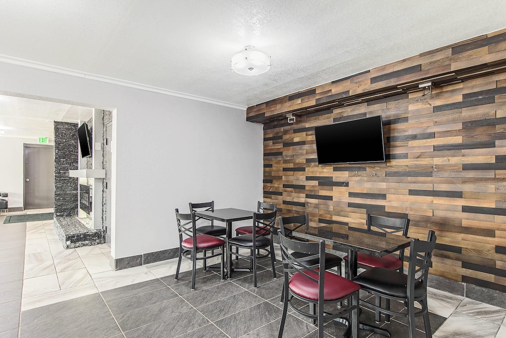 Quality Inn Forest City, NC 43/59