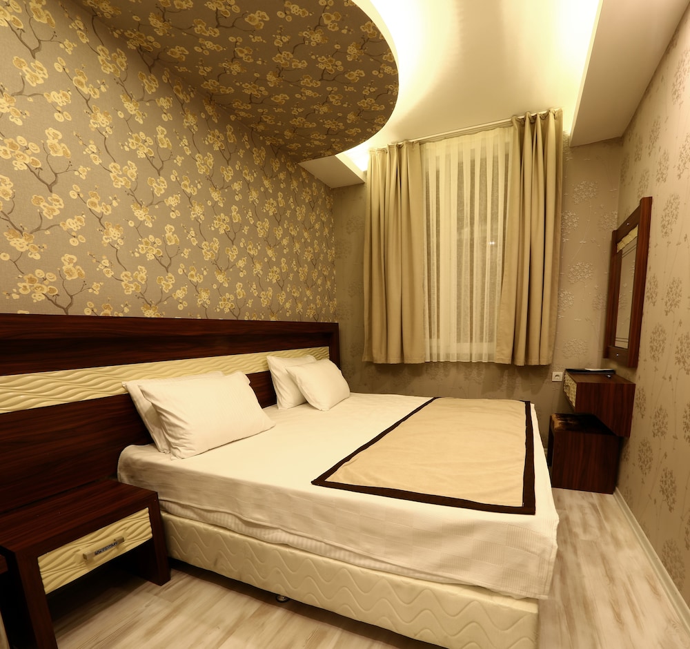 Azd House Hotel 11/50