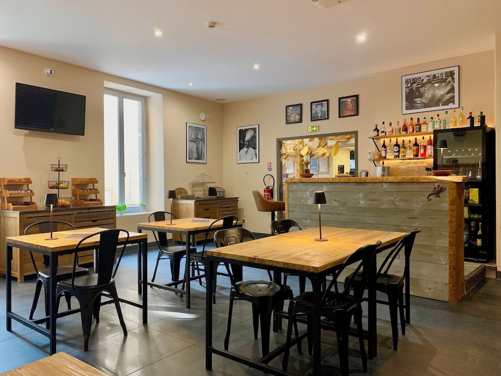 Logis Hotel Yseria - Historical Center 39/58