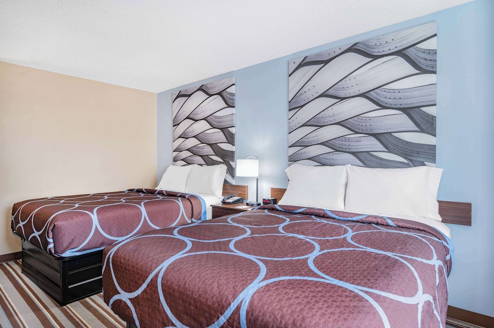 Super 8 by Wyndham Joliet 13/39