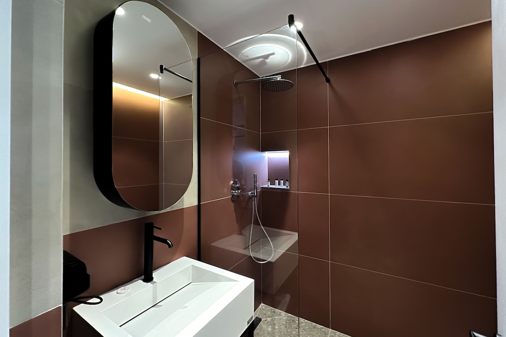 Bazaar Hotel 39/39