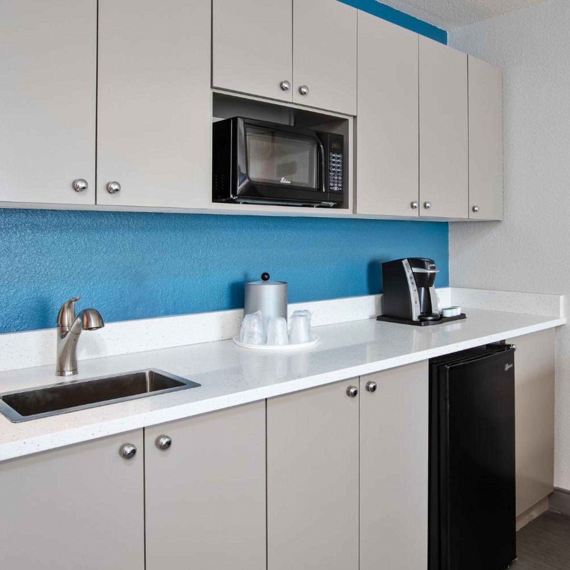Suite, Accessible, Holiday Inn Express Hotel And Suites Buffalo 9/9