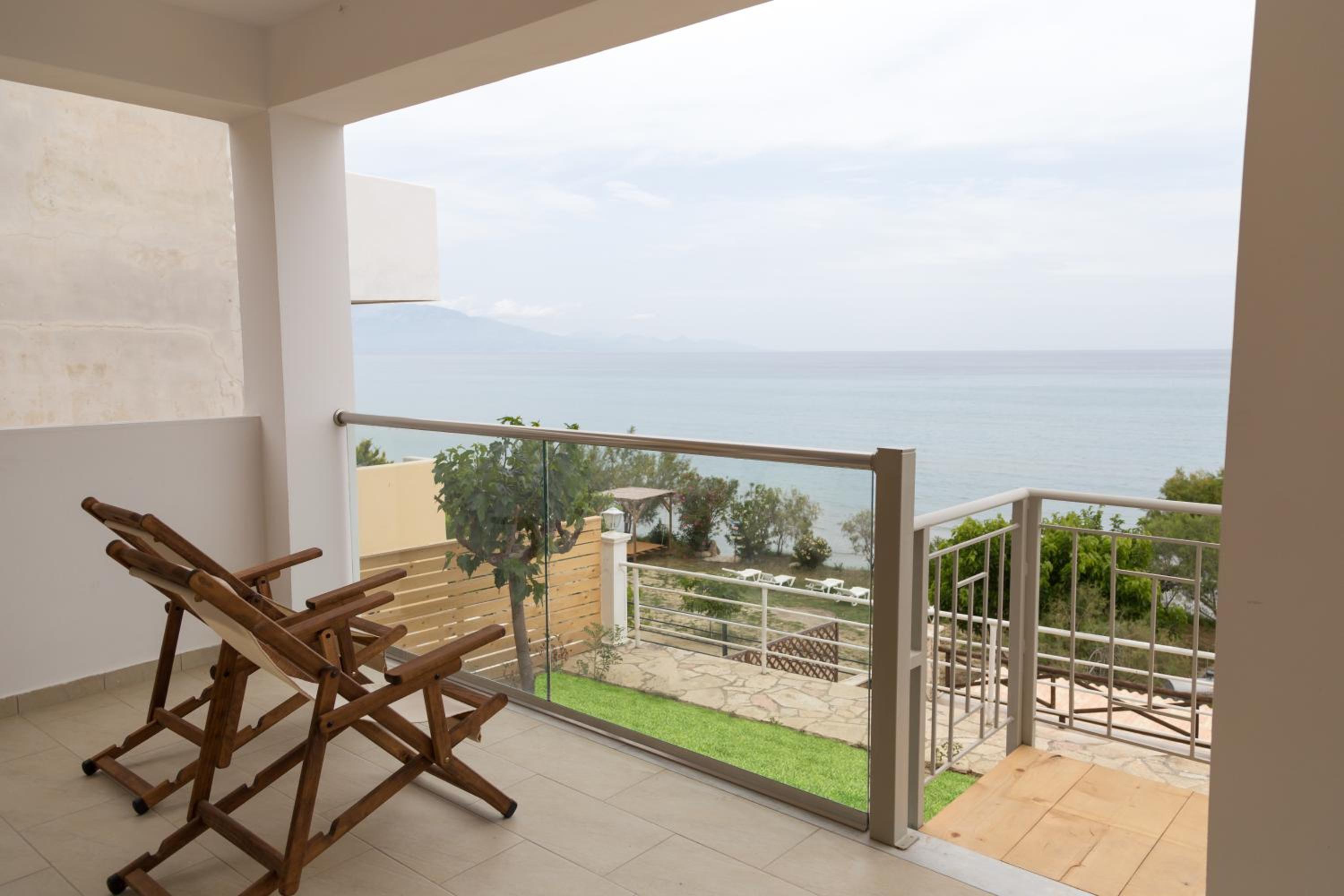 Laura Beach House 42/52