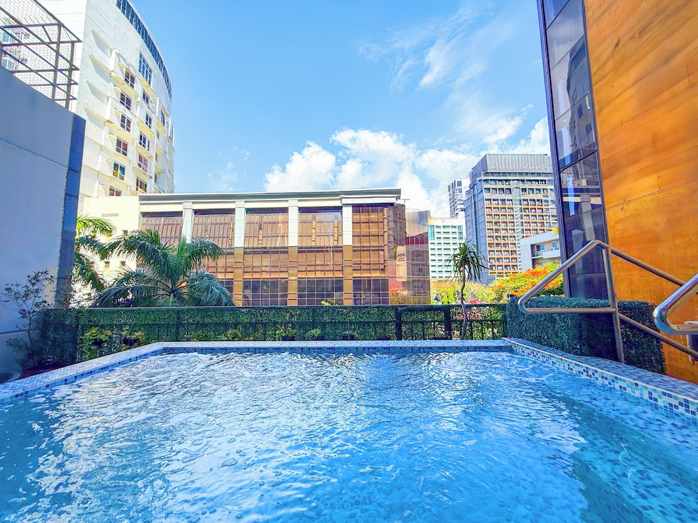 B Hotel Alabang 53/54