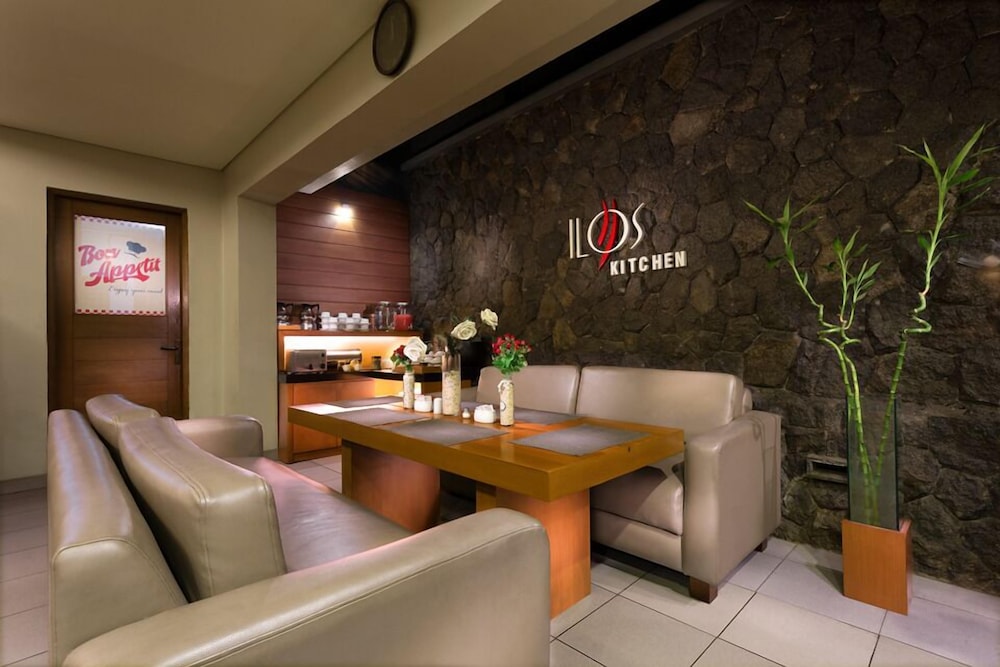 Hotel Ilos 12/19