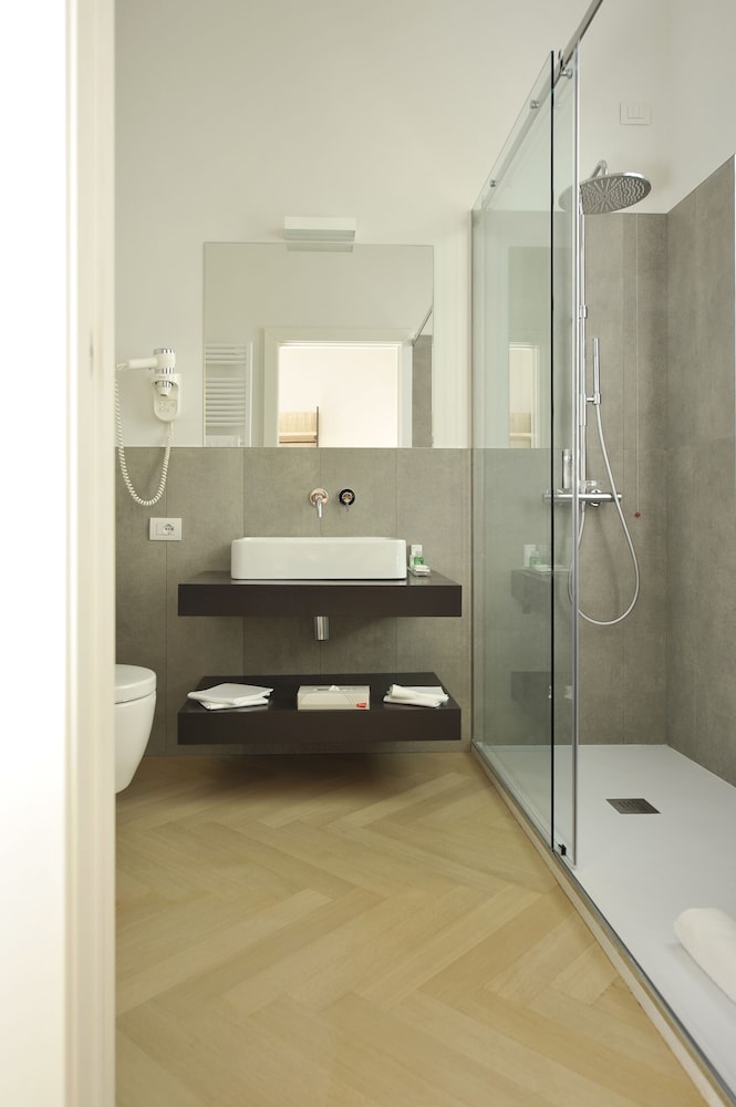 Bergamo Inn 43 31/31