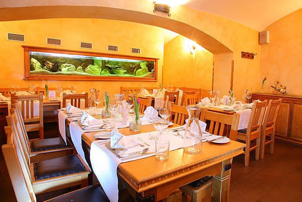 U Divadla Hotel 27/40
