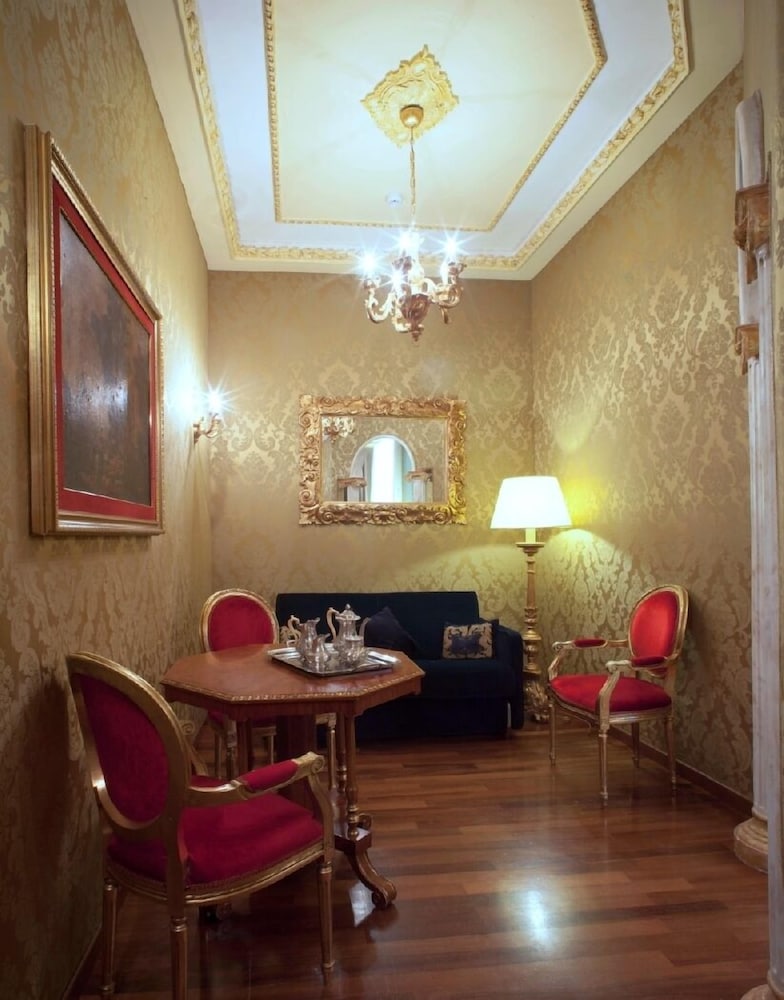 Des Epoques Hotel 43/63