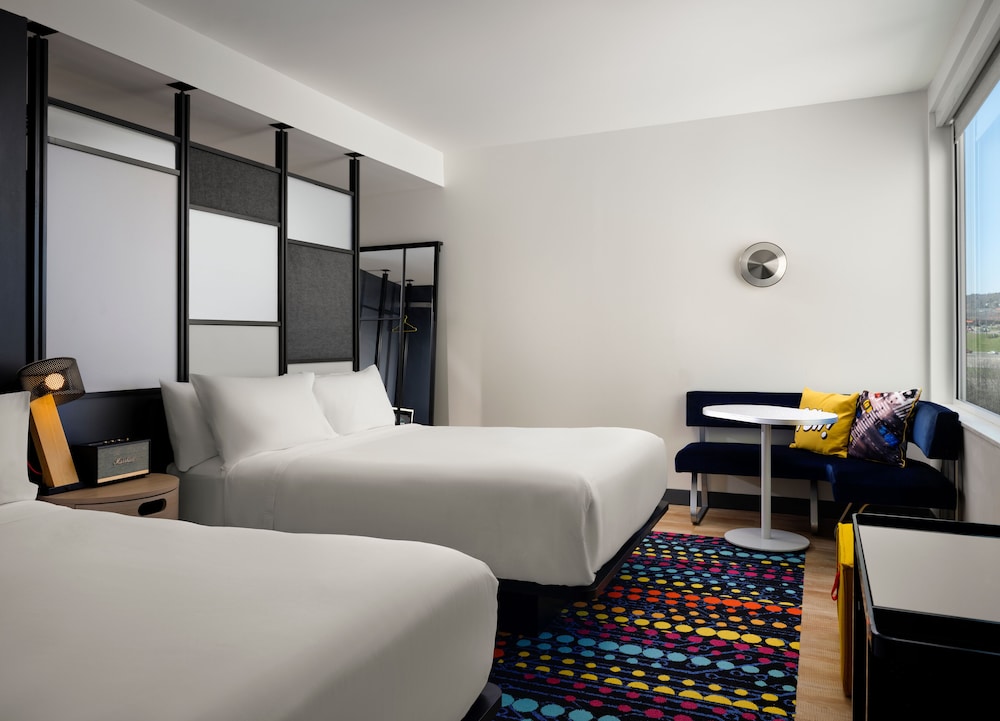 Aloft Knoxville West 14/59