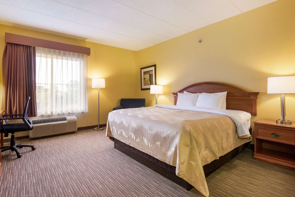 Quality Inn & Suites CVG Airport 12/30