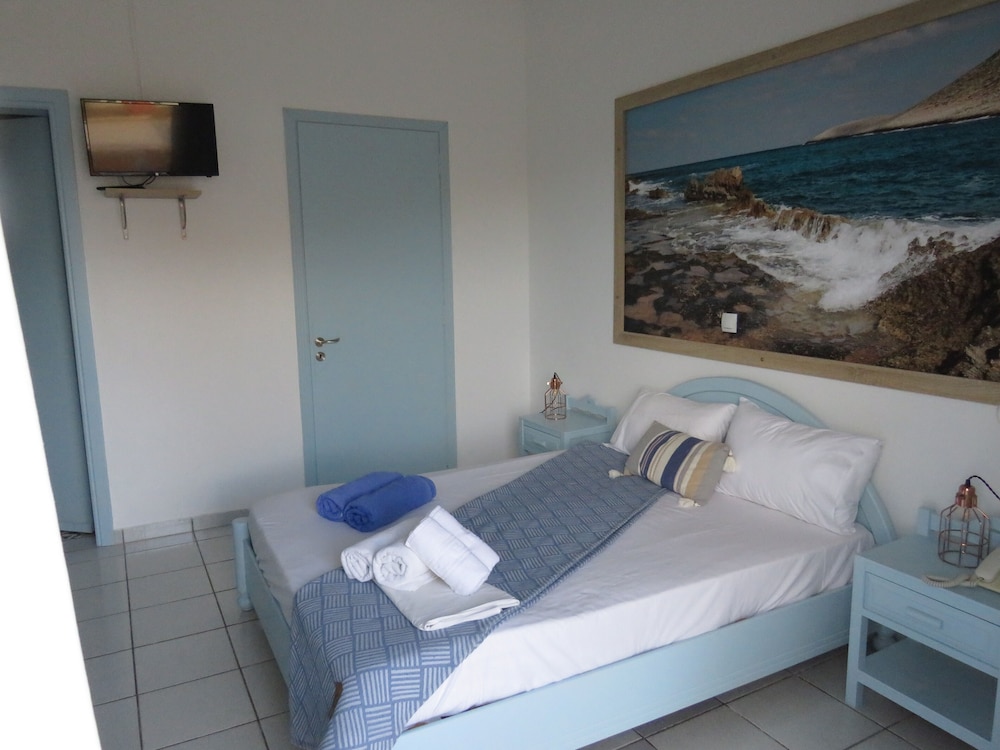Blue Beach Villas Apartments 12/61
