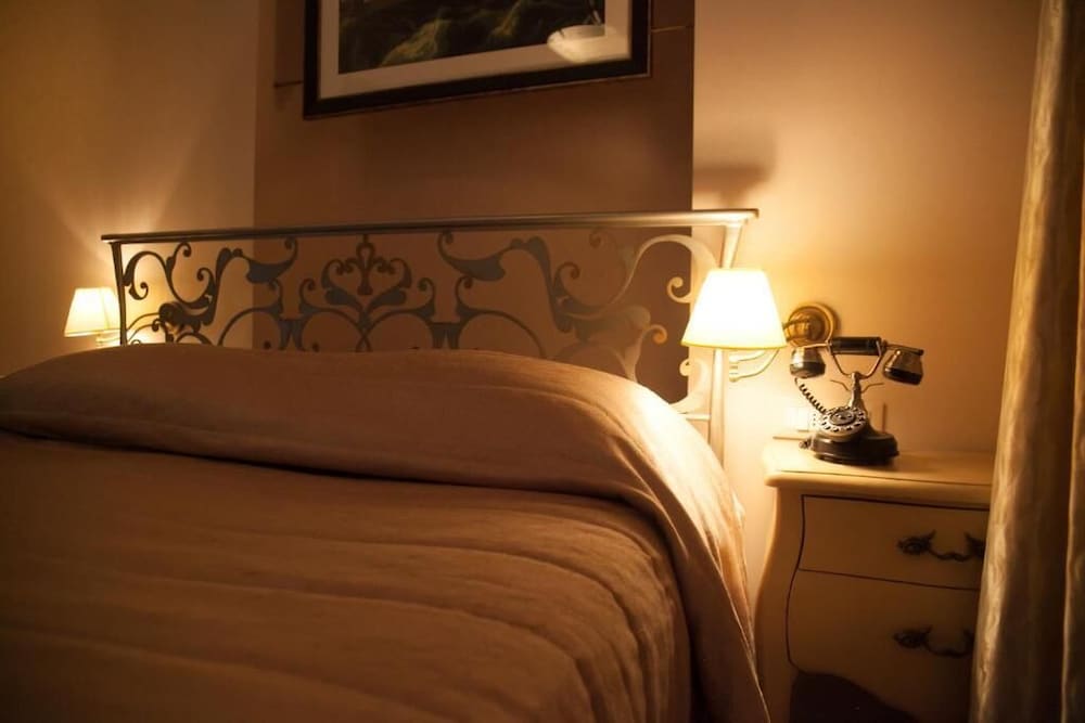 Spon Boutique Hotel 18/28