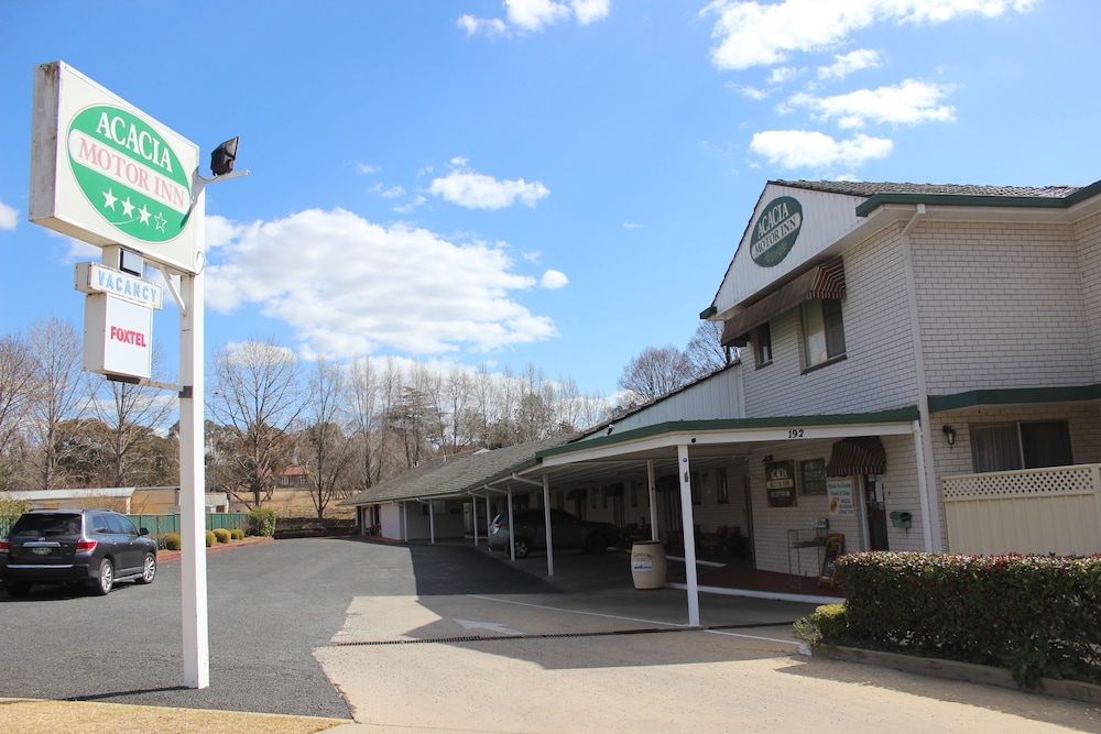 Acacia Motor Inn 49/55