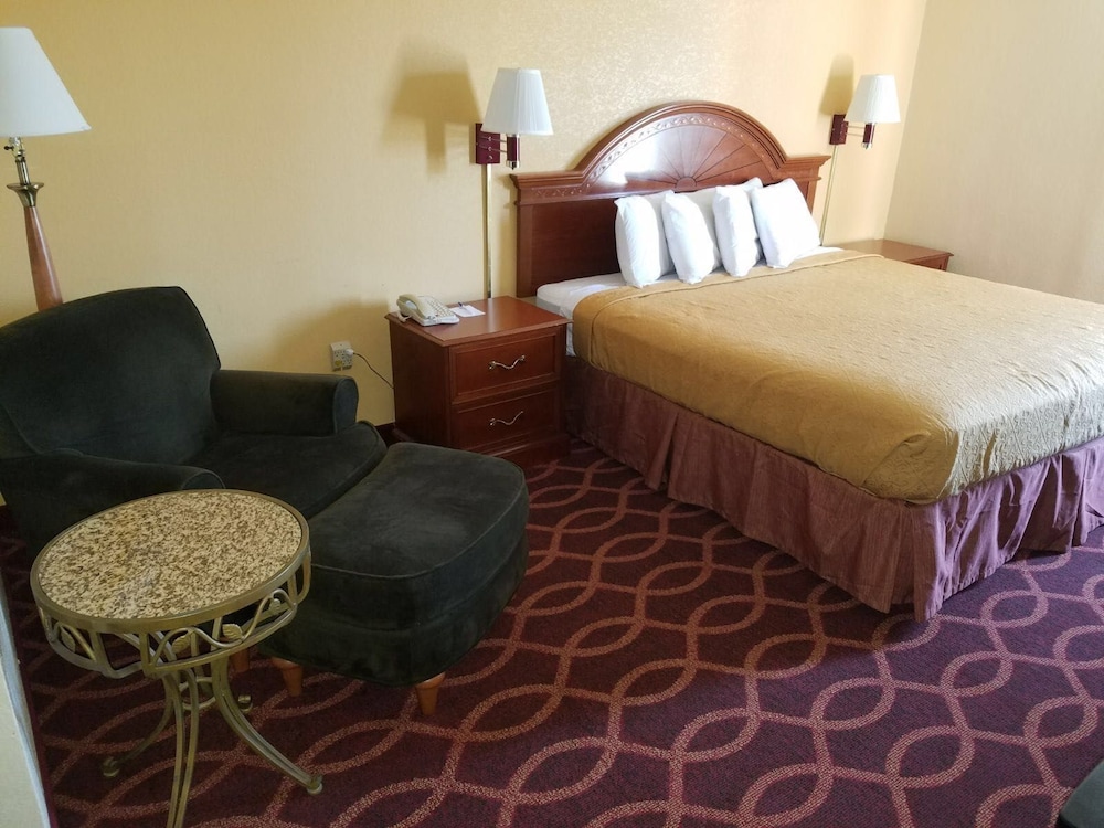 American Inn Evansville 14/22