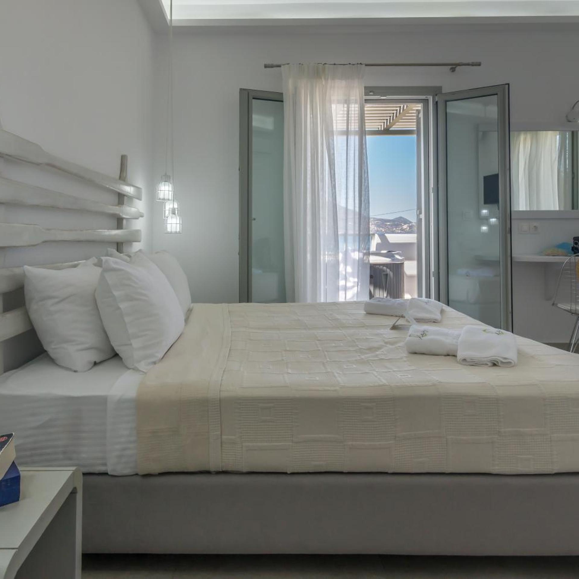 Deluxe, Double or Twin Bed, Sea Front, Hot Tub
