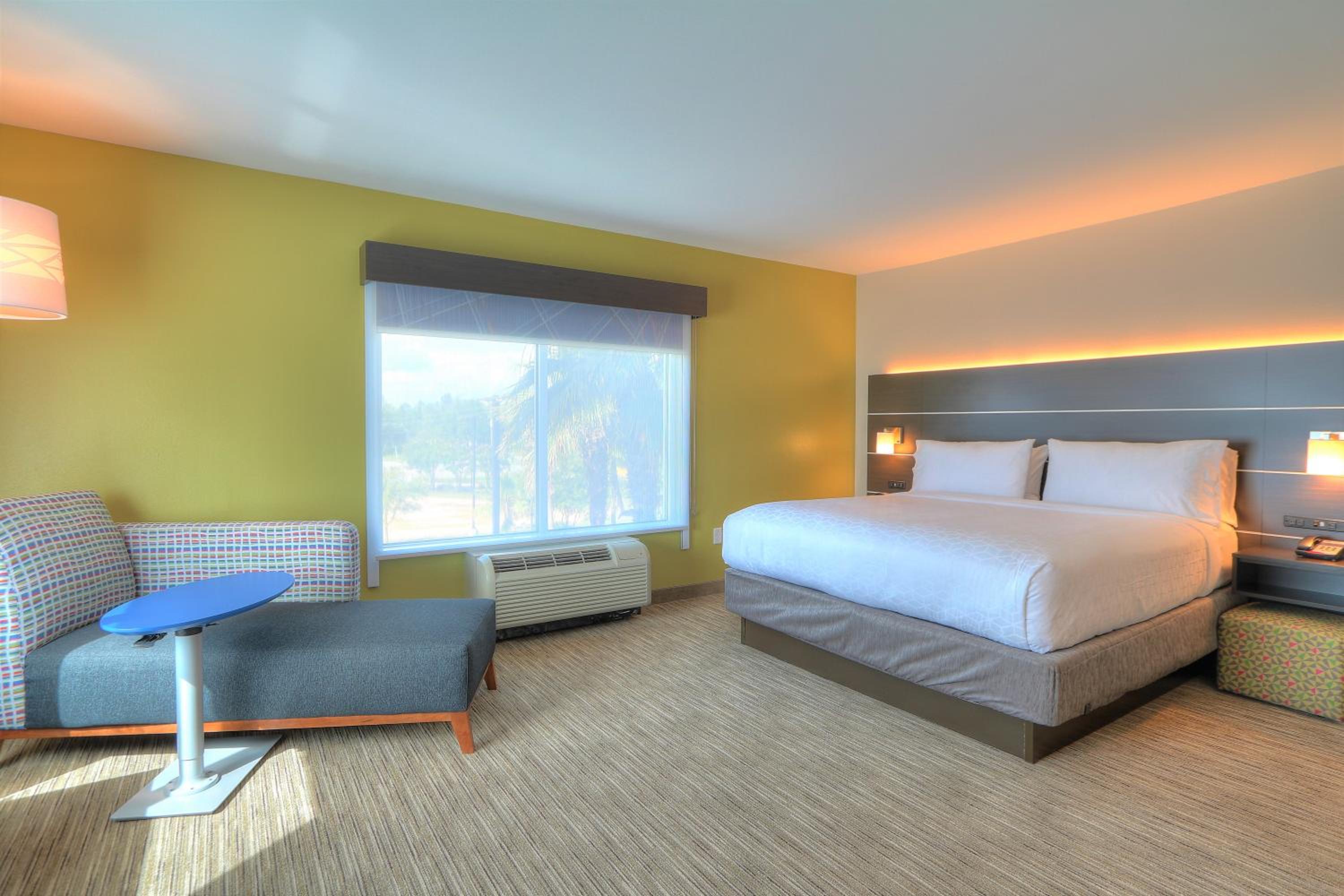 Room, King Bed, Jetted Tub
