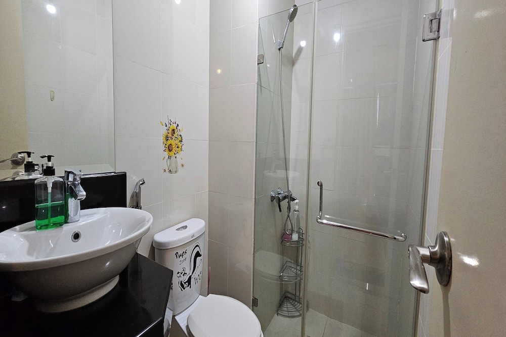 PRS at One Palm Tree Villa near Airport 59/60