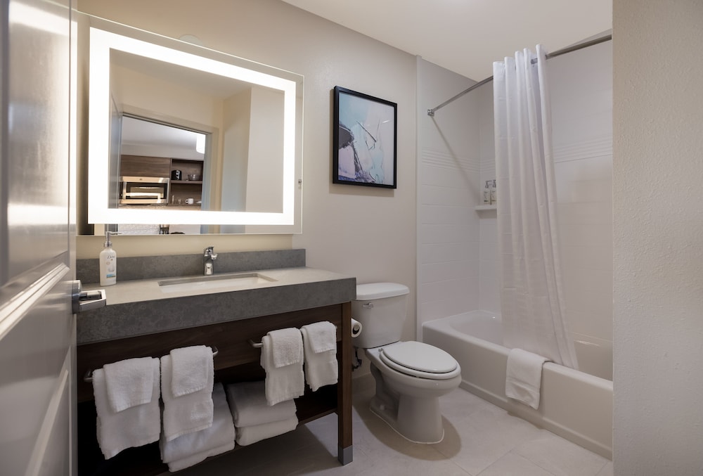 Candlewood Suites Lafayette- River Ranch 55/58