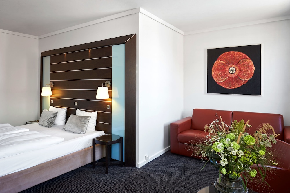 Imperial Hotel 17/40