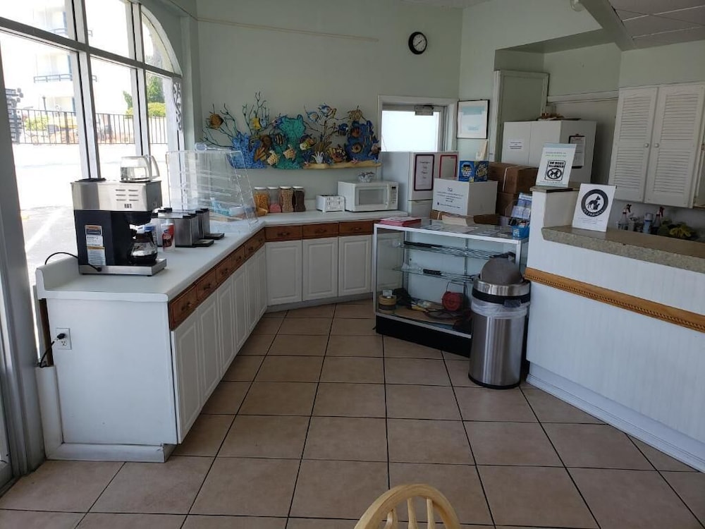The Seascape Inn 11/53