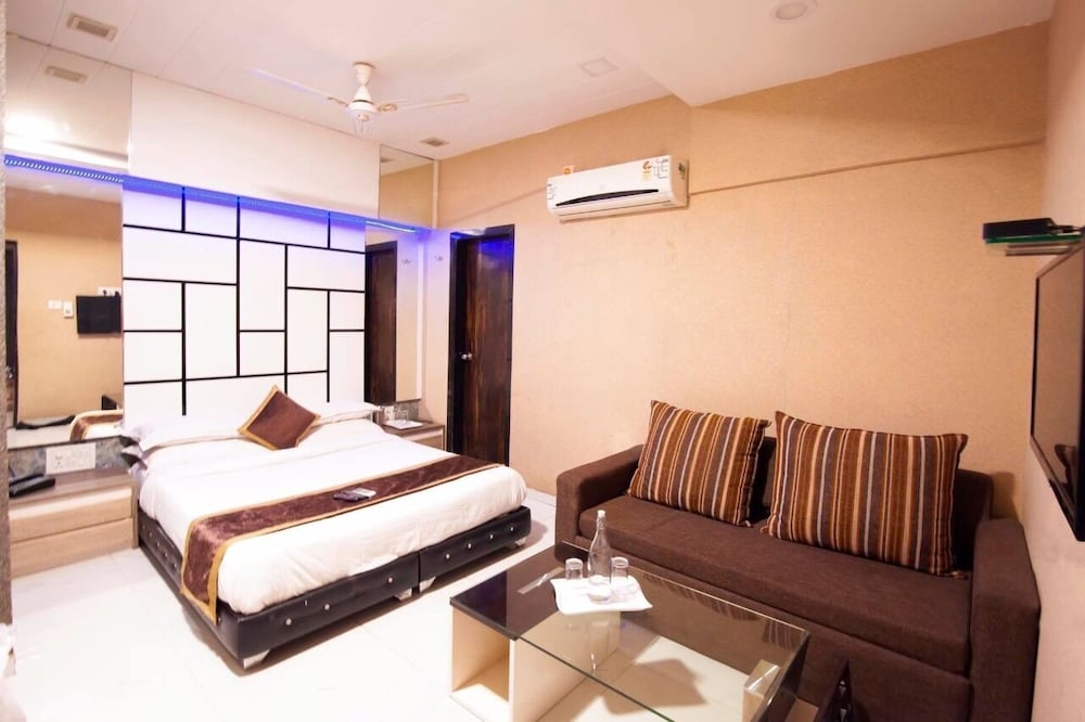 Spring Sky Mughalsarai By ShriGo Hotels 11/33