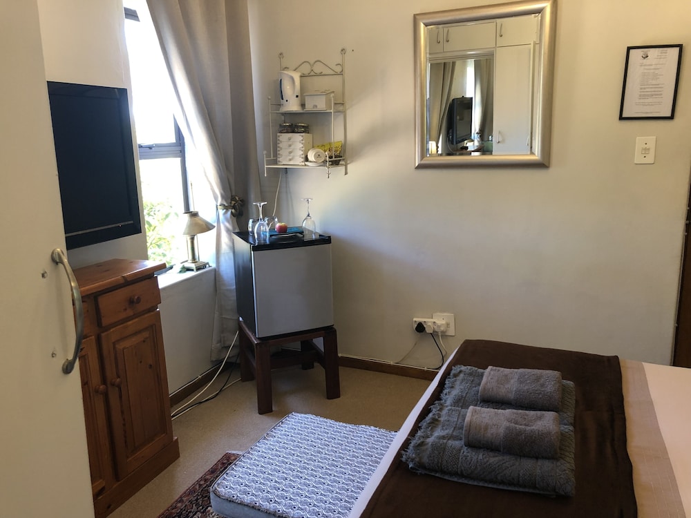 Wellington Country House 20/50