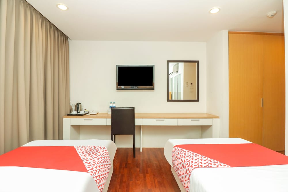 OYO 225 Premier Place Bangkok 13/17