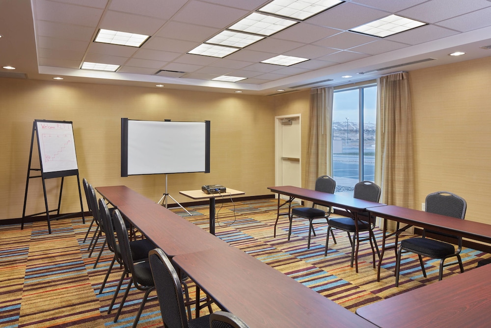 Fairfield Inn And Suites By Marriott Rawlins 17/17